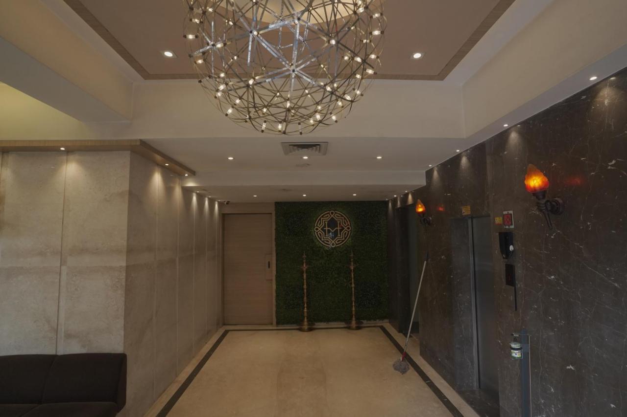 Hotel Mathoshree Тане Екстериор снимка
